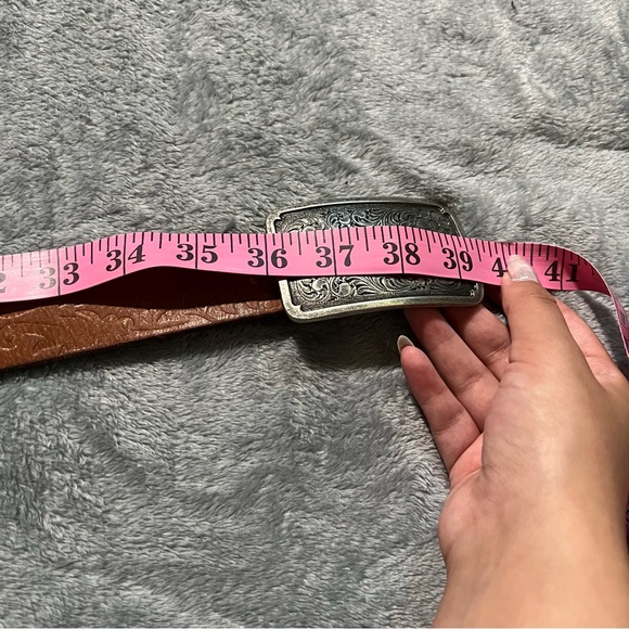 Vintage 1995 Floral Embellishment Genuine Leather Belt - Picture 4 of 4